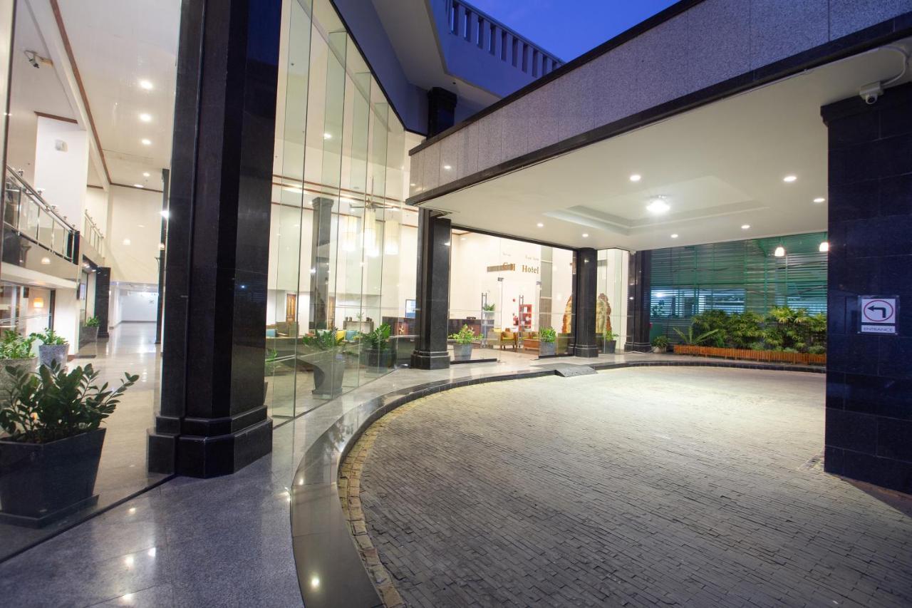 Ch Hotel Чиангмай Екстериор снимка