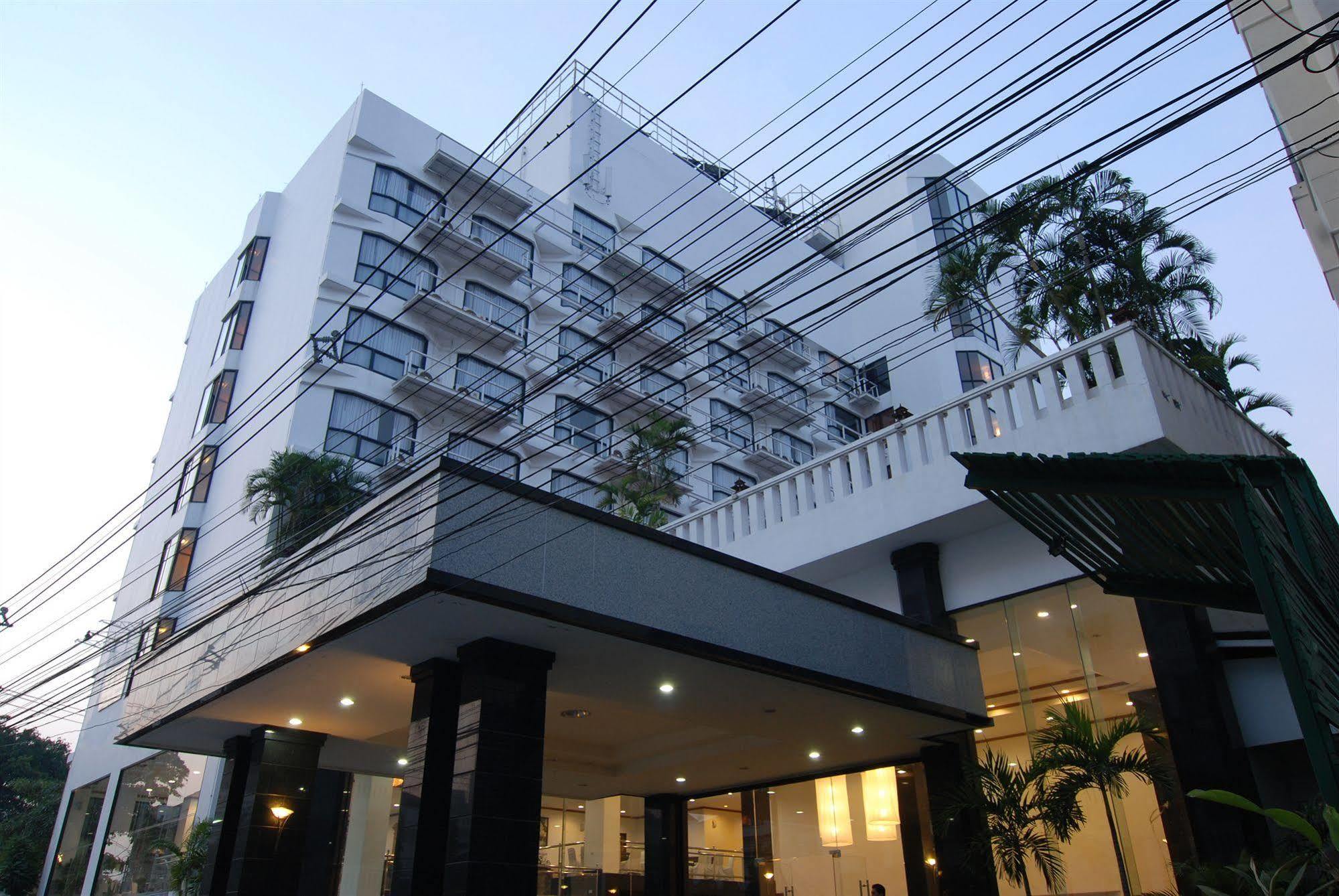 Ch Hotel Чиангмай Екстериор снимка